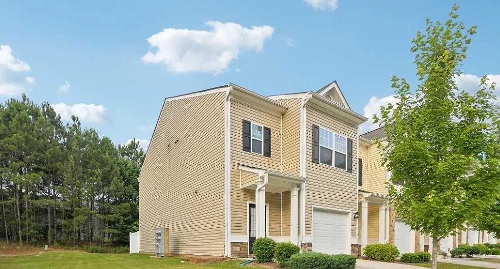 3324 Estes Dr - Photo 2 of 19