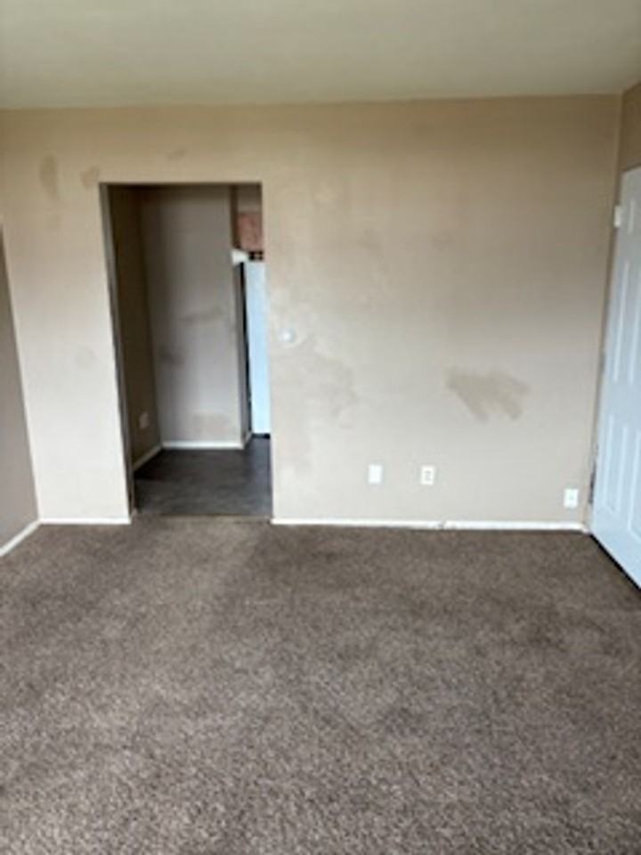 225 Miriam Dr #B - Photo 5 of 7