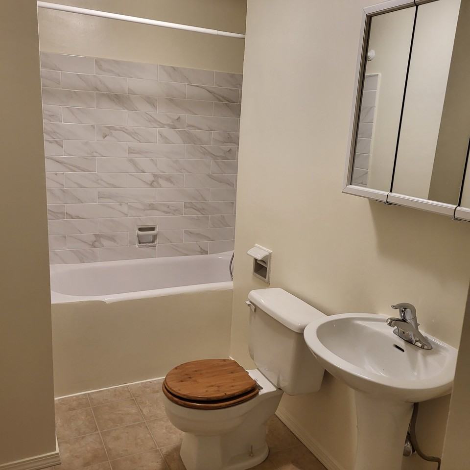 425 Wilson St #16 - Photo 3 of 8