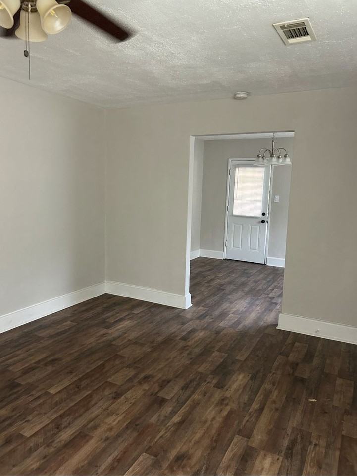 1232 Martin Luther King Dr - Photo 3 of 4