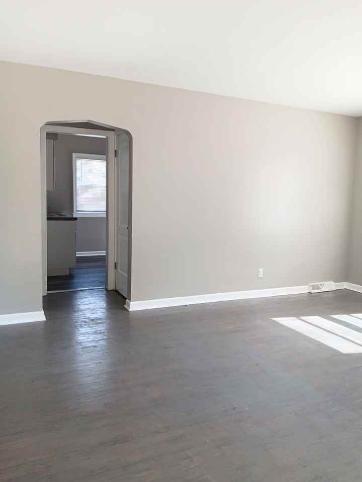 4767 Harrison St - Photo 5 of 18
