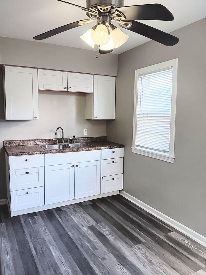 4767 Harrison St - Photo 2 of 18
