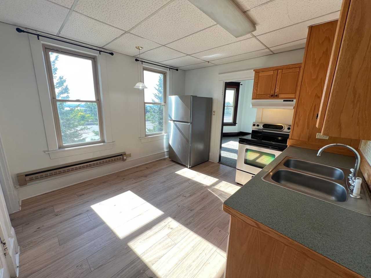 910 N 22nd Ave W #2 - Photo 4 of 25