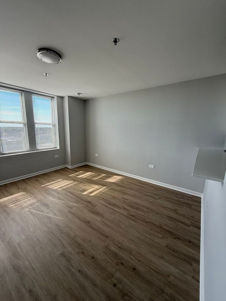 10 N Sheridan Rd. - Photo 3 of 21