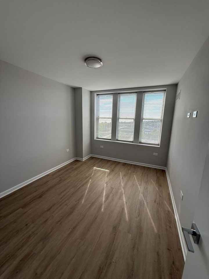 10 N Sheridan Rd. - Photo 4 of 21