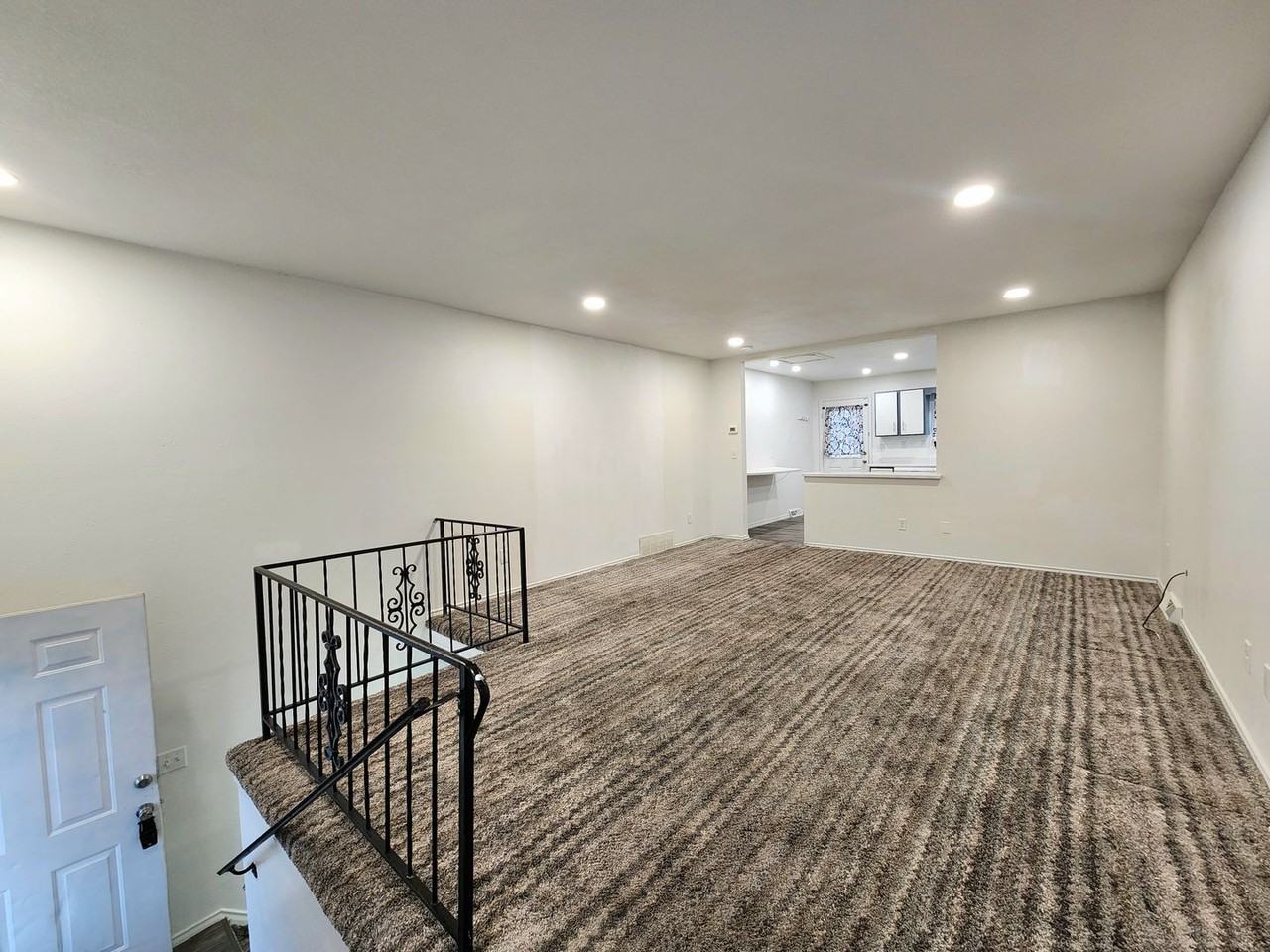 832 S Waterleaf Pl - Photo 5 of 11