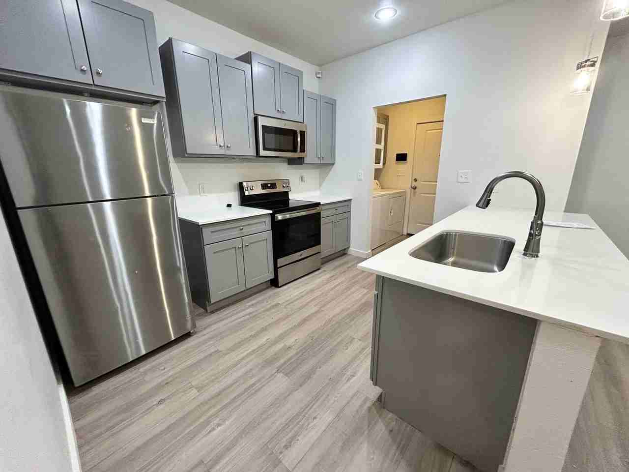 1205 North Evanston Avenue - Photo 3 of 9