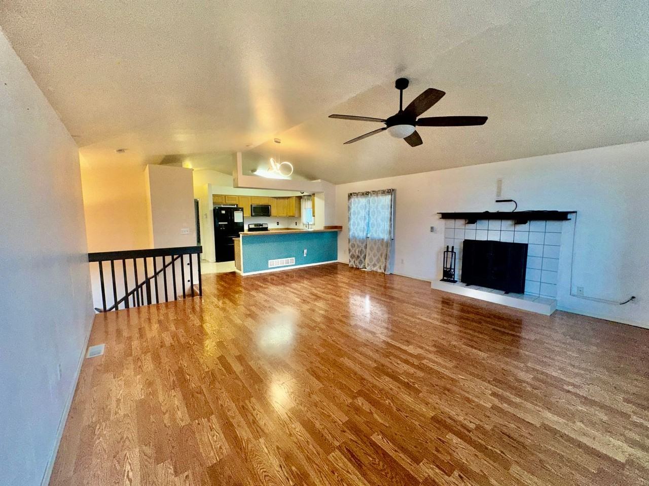 1220 Woodstock Dr - Photo 2 of 19