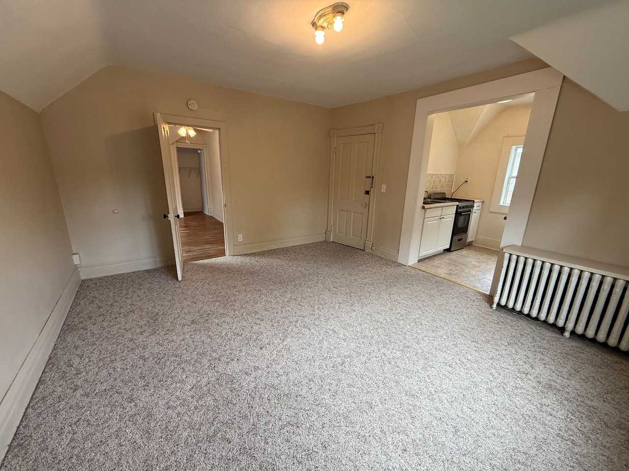 824 Center St W - Photo 3 of 11