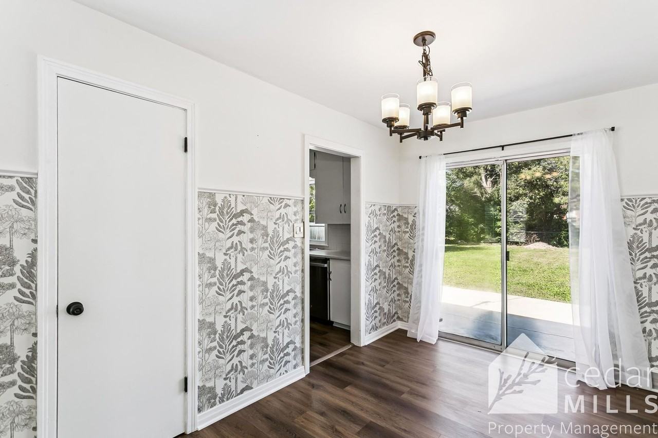 6008 East Rockwood Road - Photo 3 of 13