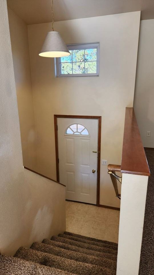 127 Cohosset Dr - Photo 3 of 46
