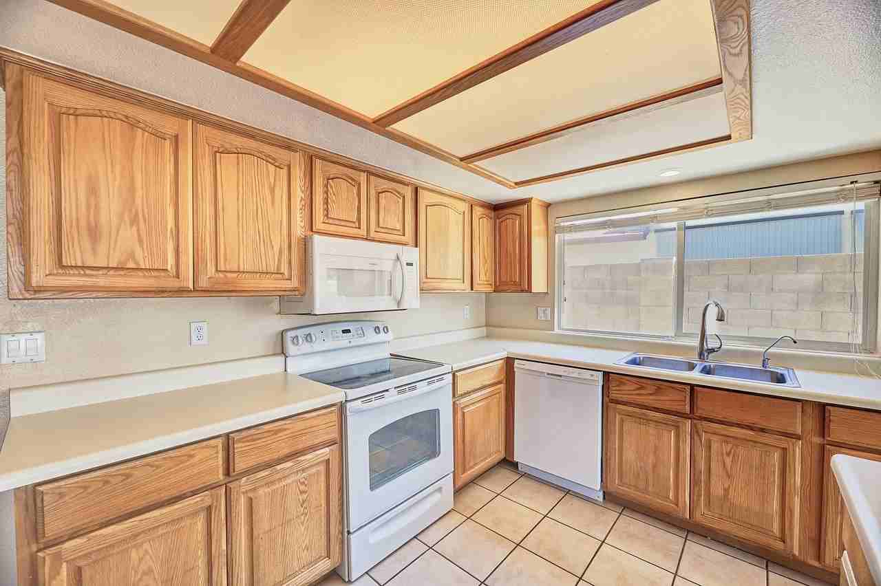 5215 West Garden Drive - Photo 3 of 26