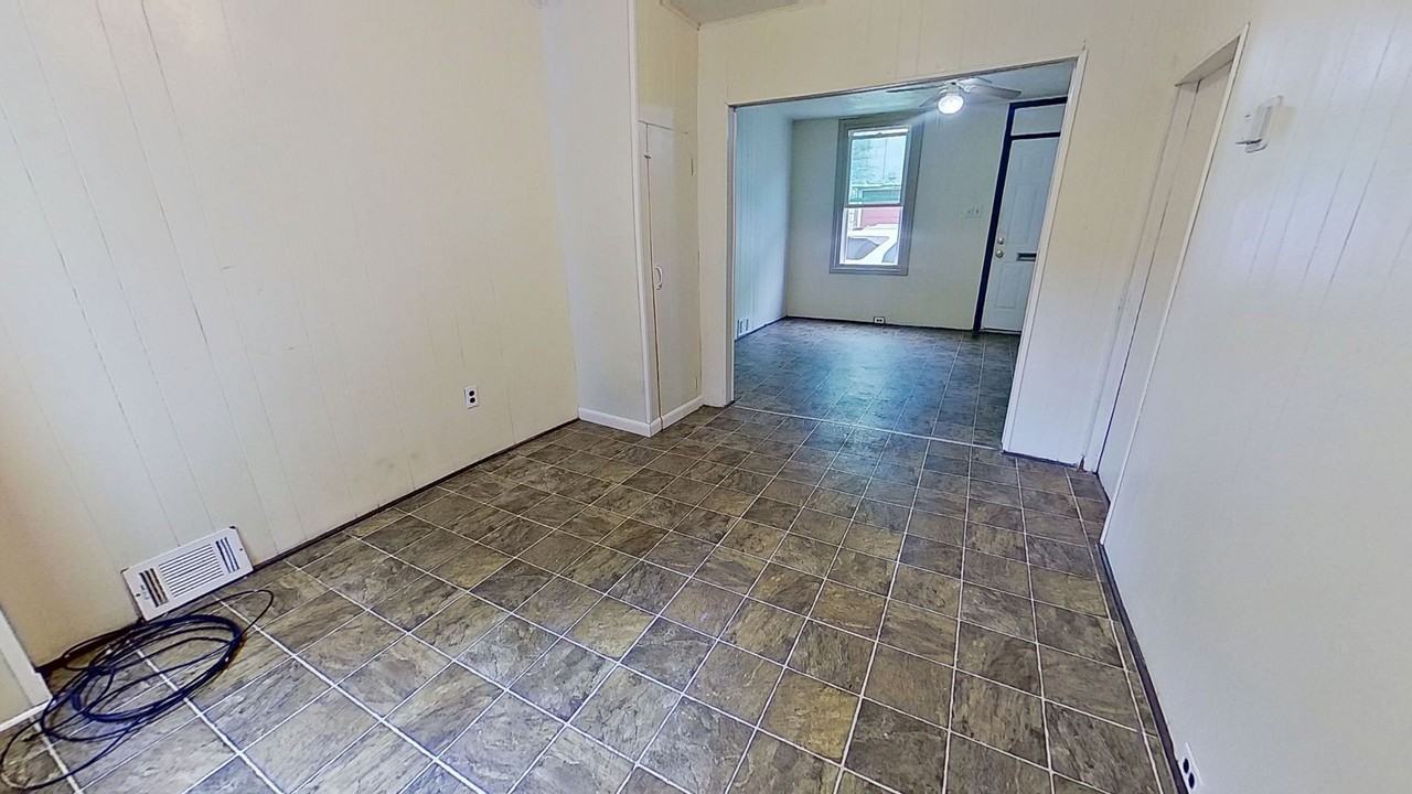 221 Susquehanna Avenue - Photo 4 of 11