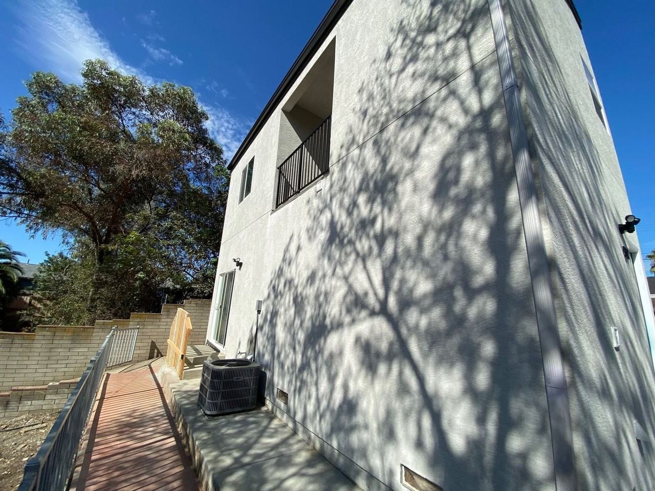 5117 Ewing St - Photo 2 of 26