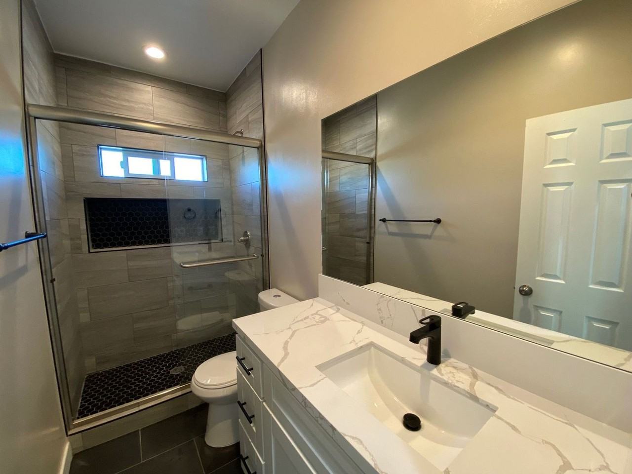 5117 Ewing St - Photo 7 of 26