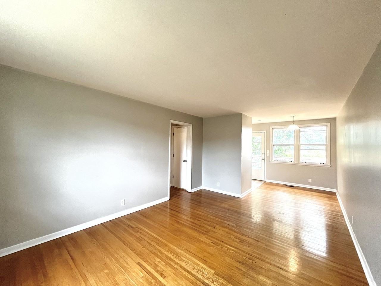 439 Capri Drive - Photo 3 of 17