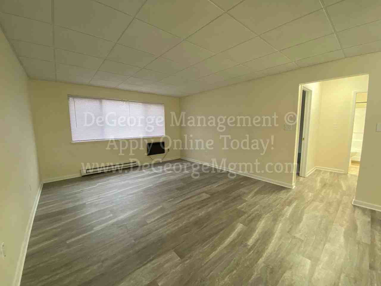 Parkway Apartments - Photo 4 of 38