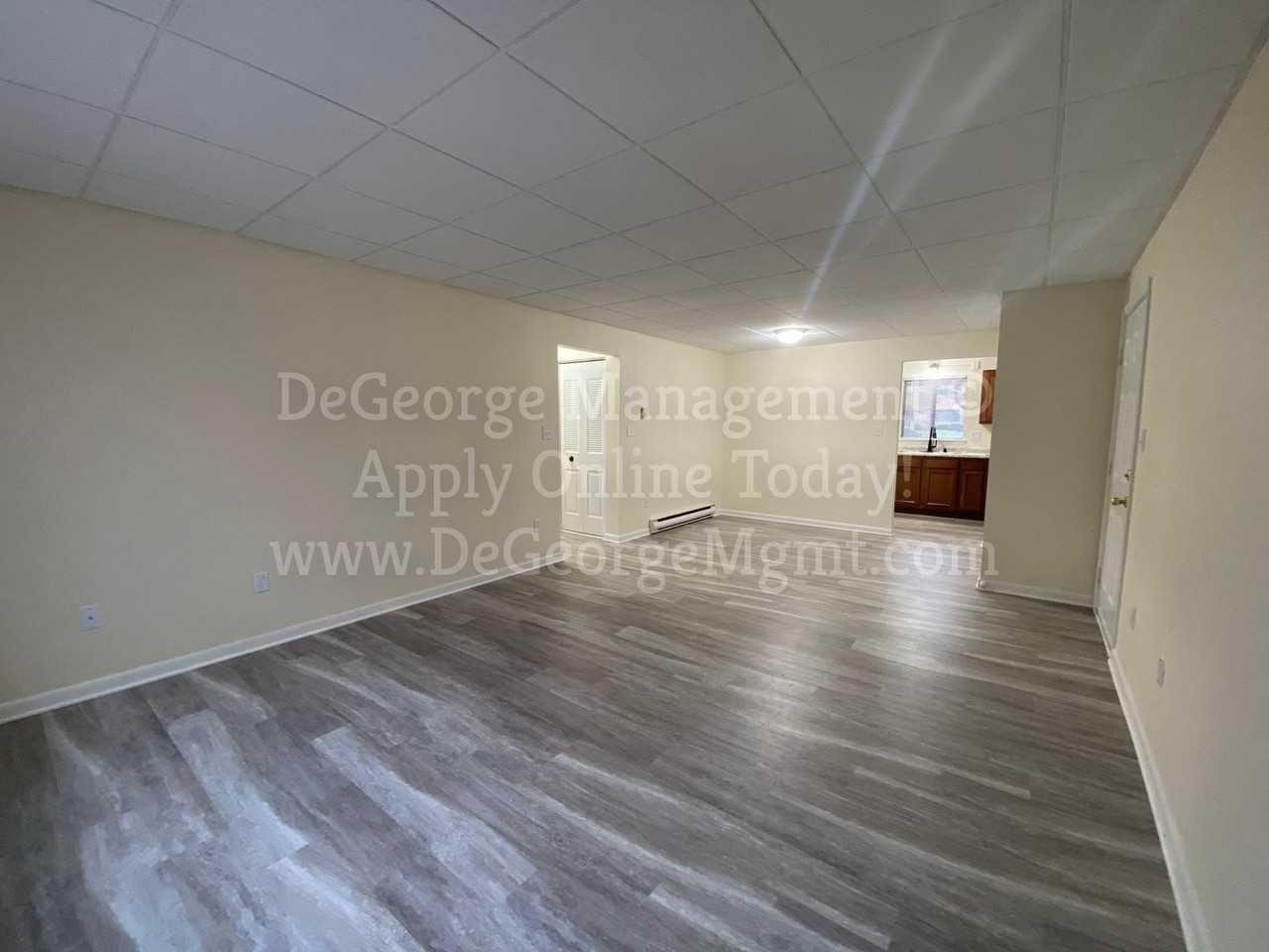 Parkway Apartments - Photo 5 of 38