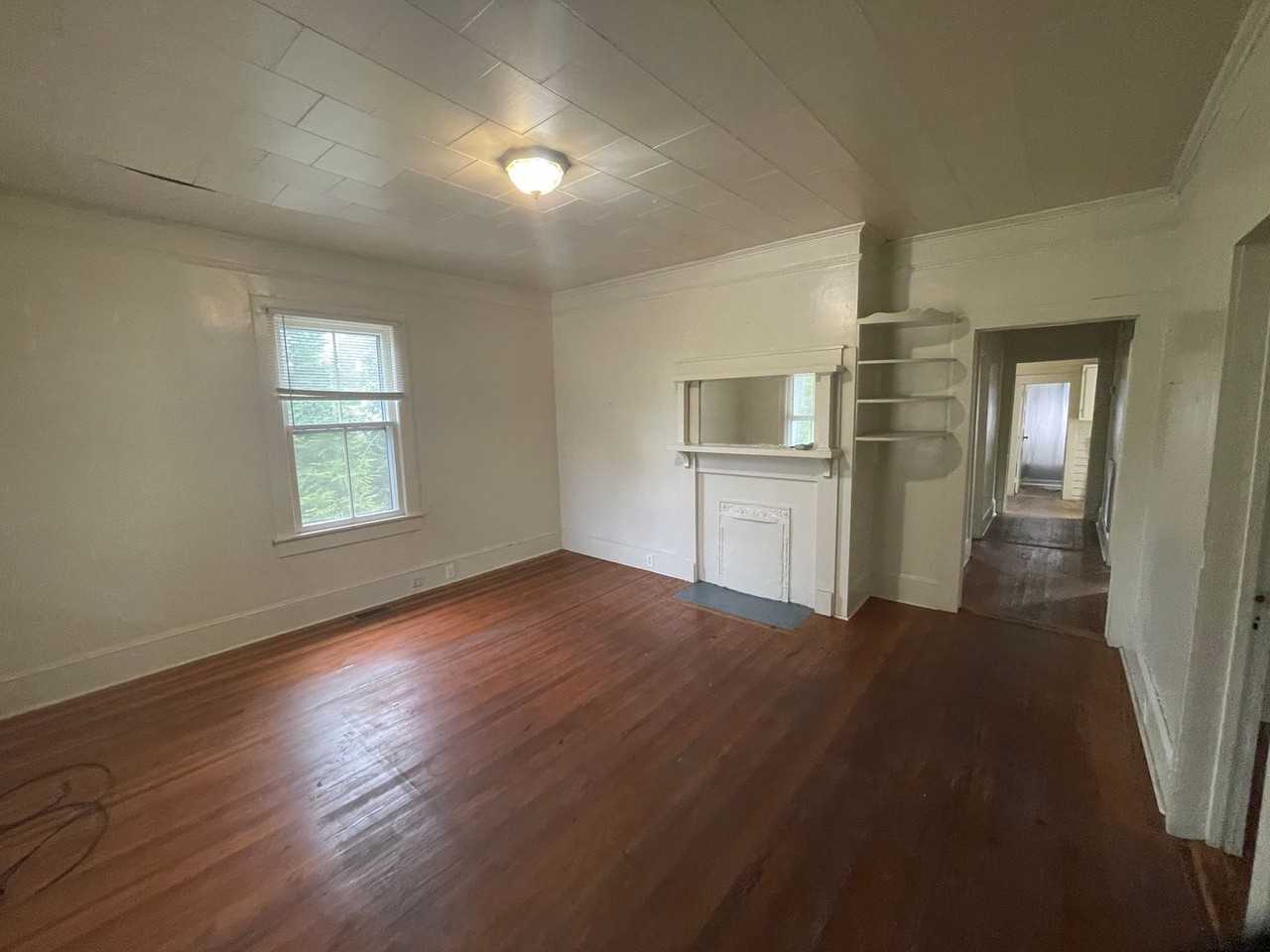 707 Parkview St - Photo 2 of 12