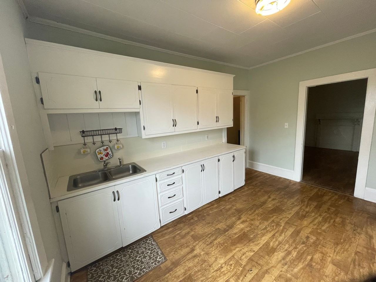 707 Parkview St - Photo 4 of 12