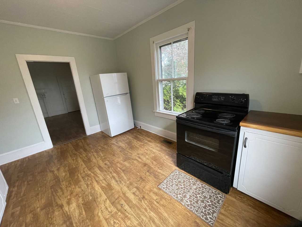 707 Parkview St - Photo 5 of 12