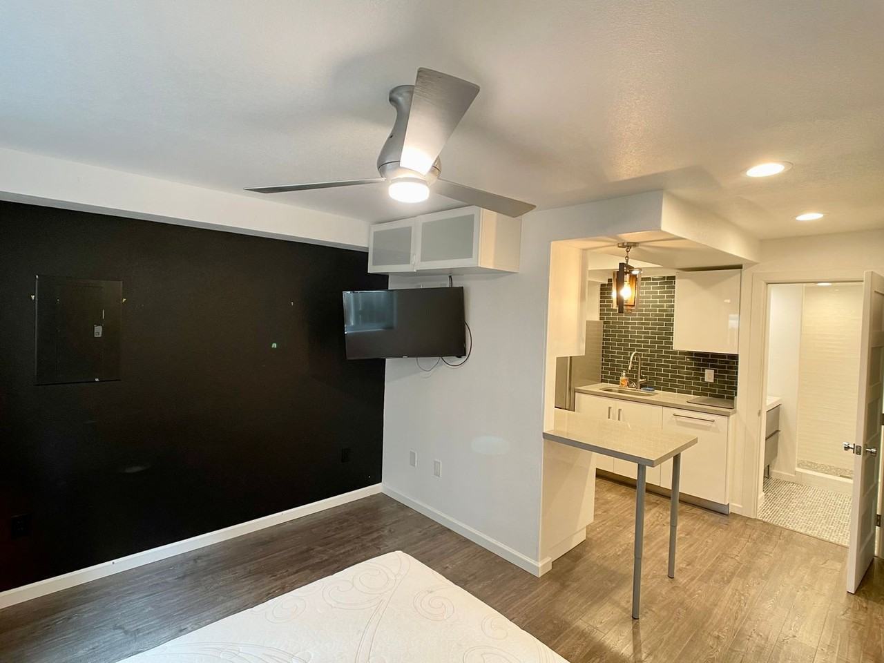 2220 Leon St #103 - Photo 4 of 11