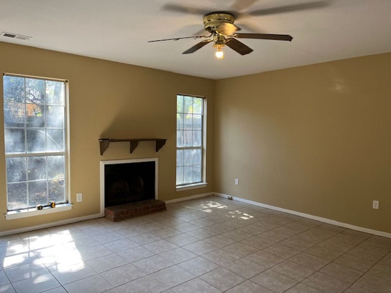 2635 Brachton Cv E - Photo 2 of 12
