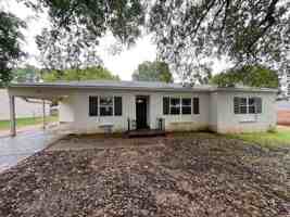 featured image of 3810 Hilltop Dr