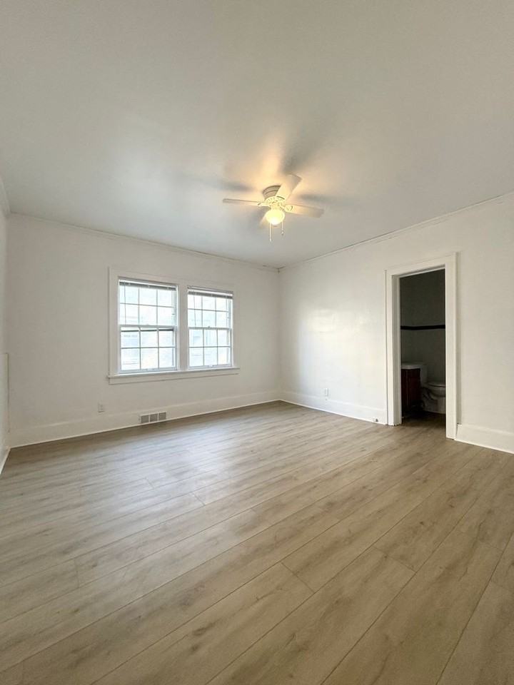 417 South 38th Avenue - Photo 2 of 11