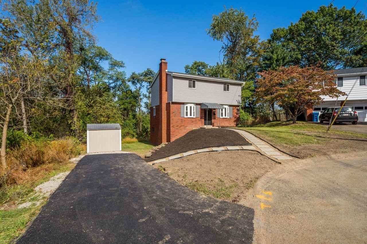 165 Lois Dr - Photo 2 of 30