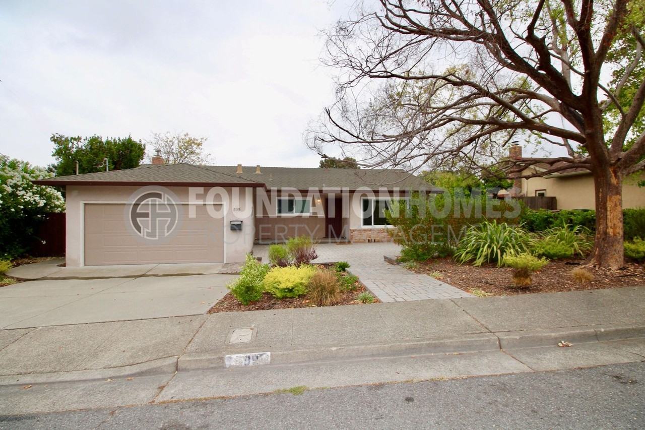 599 Tamarack Dr - Photo 2 of 20