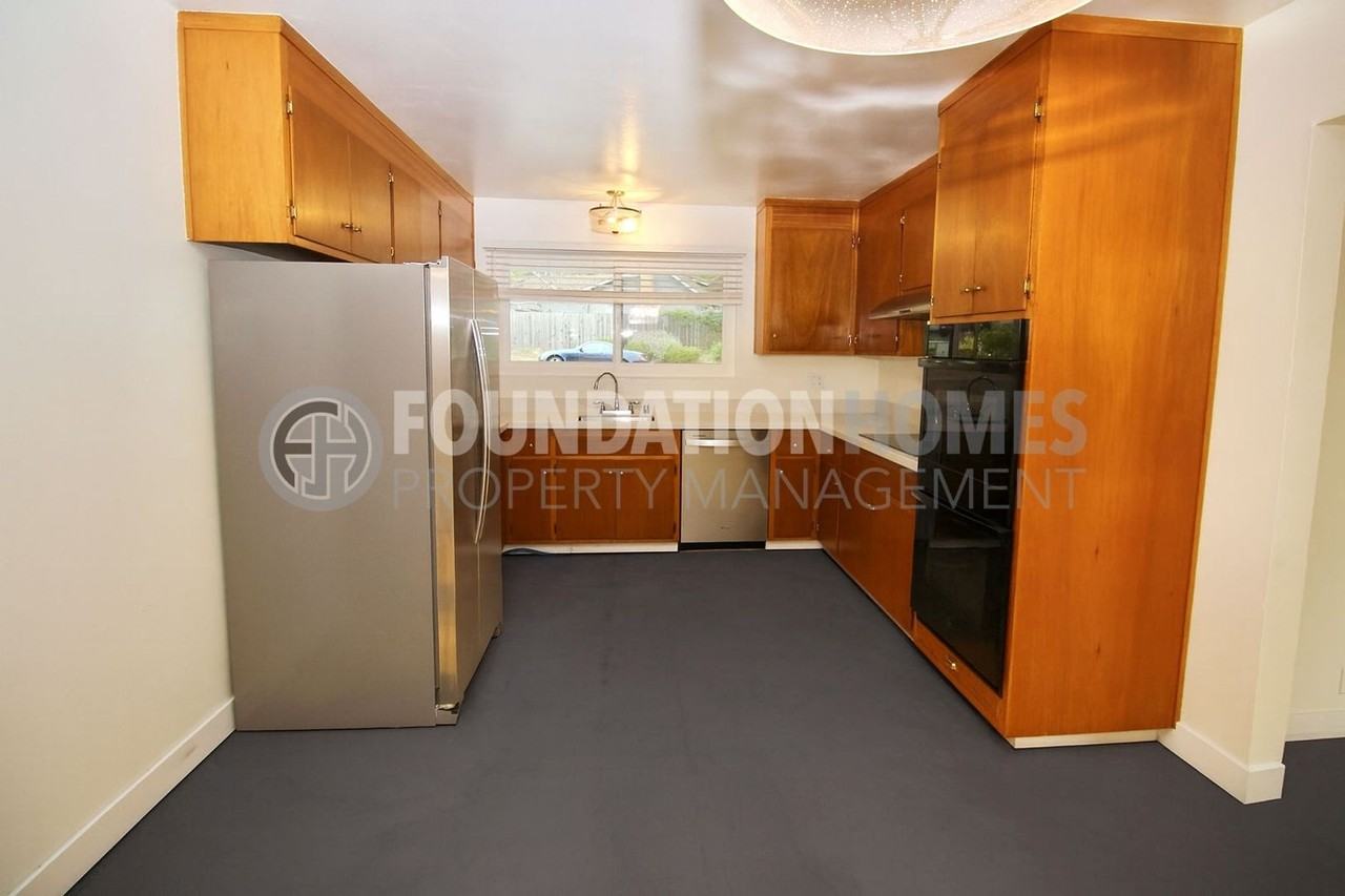 599 Tamarack Dr - Photo 3 of 20