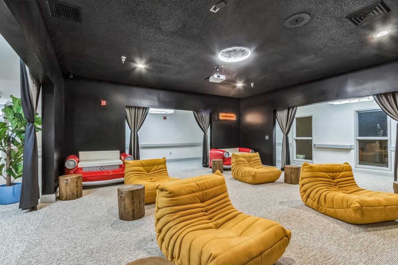 Vivo Living Summerville - Photo 3 of 18