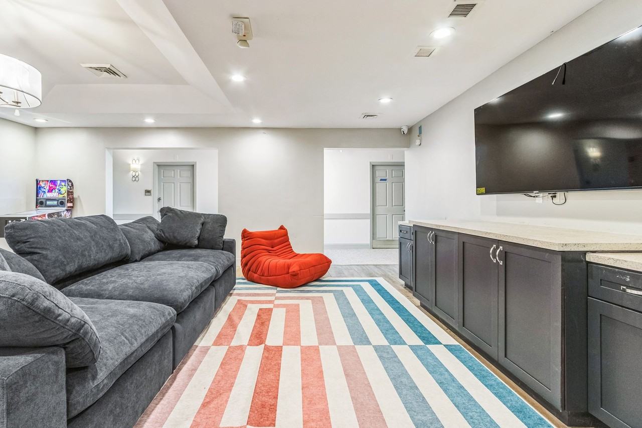 Vivo Living Summerville - Photo 7 of 18