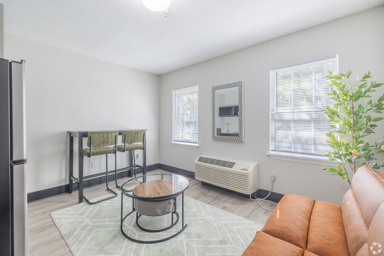 Vivo Living Summerville - Photo 5 of 18