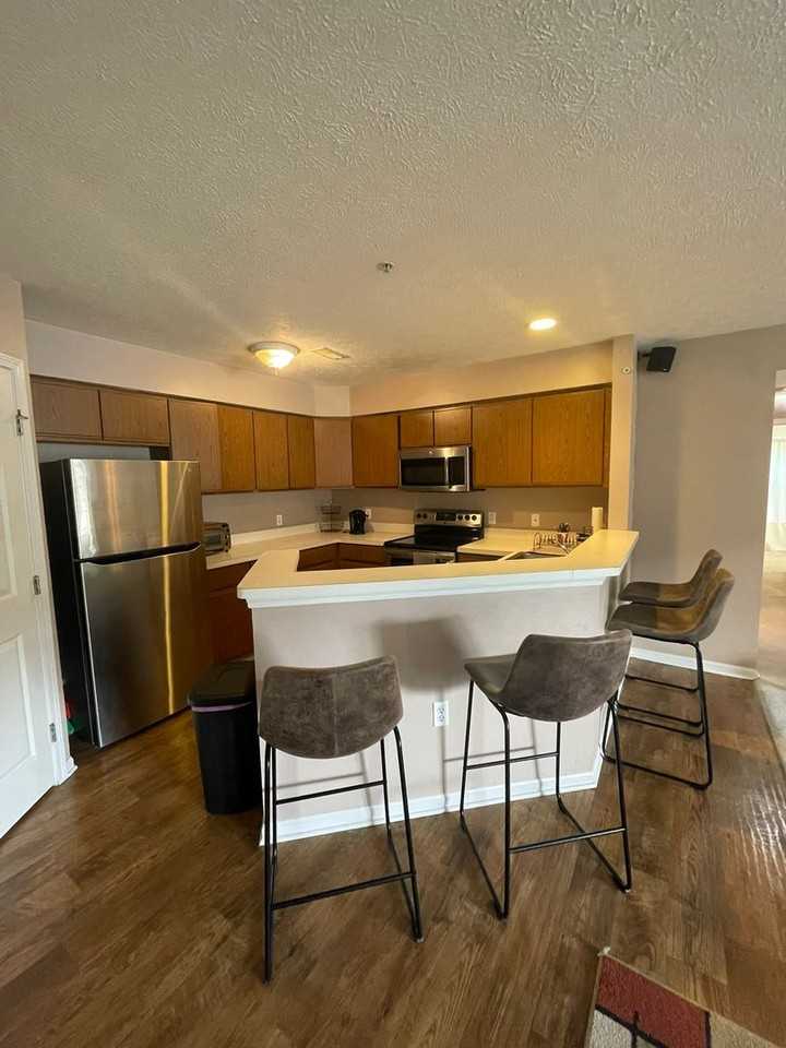 1610 Oakfield Dr - Photo 6 of 27