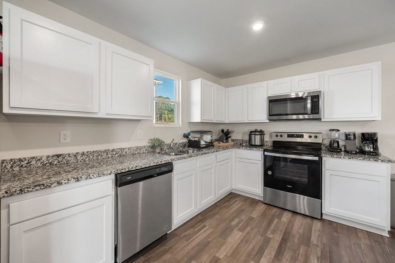 268 Cupp Cir - Photo 2 of 13