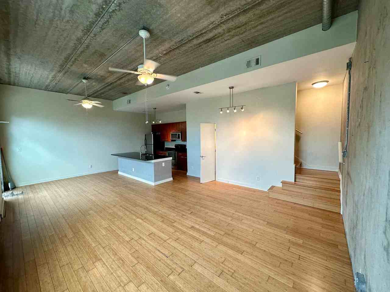 536 Selma St - Photo 4 of 35
