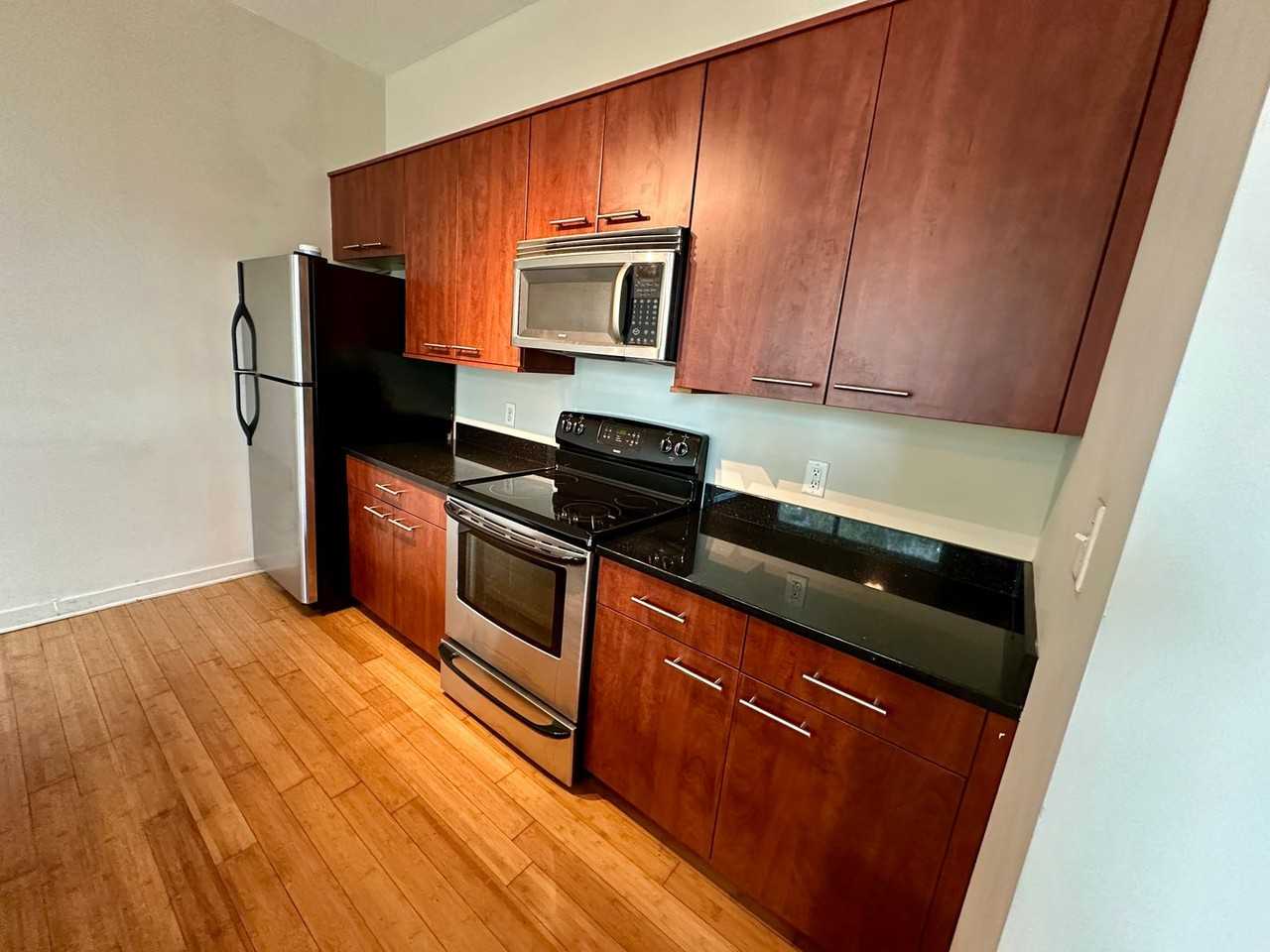 536 Selma St - Photo 5 of 35