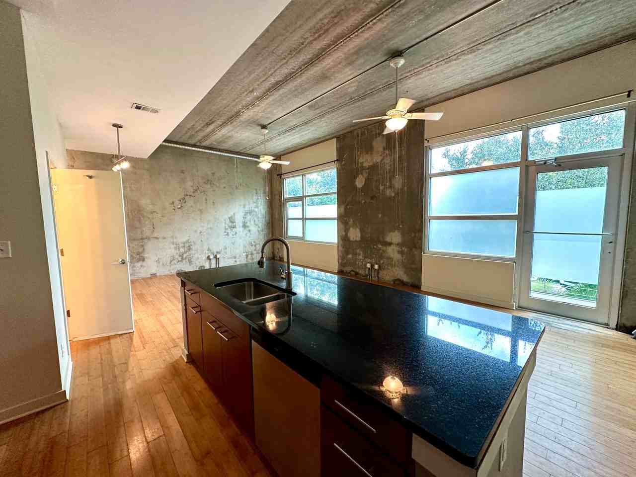 536 Selma St - Photo 6 of 35