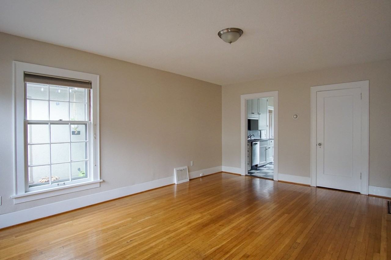 3610 Se Stark St - Photo 3 of 14