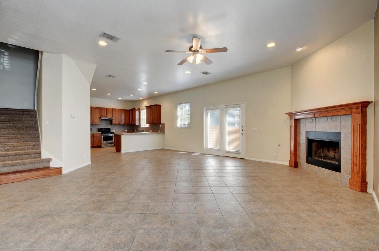 610 Maiden Ln - Photo 4 of 30