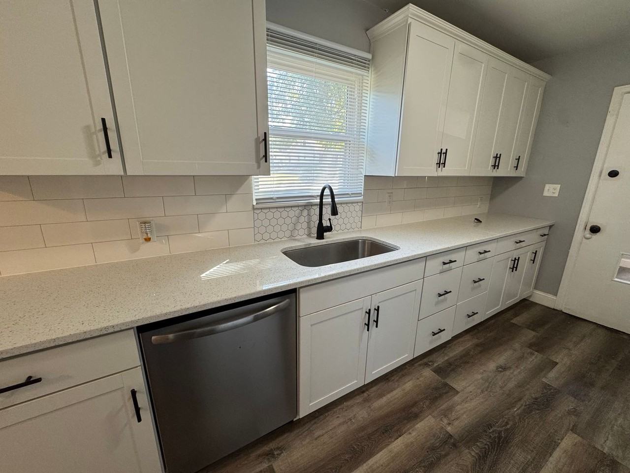 1185 27th St - Photo 4 of 20