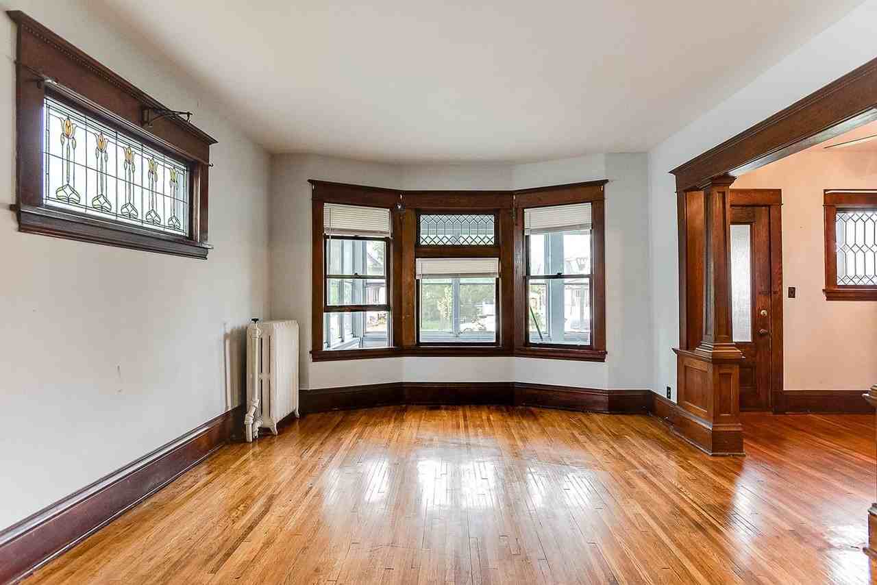 1303 Englewood Ave - Photo 4 of 11
