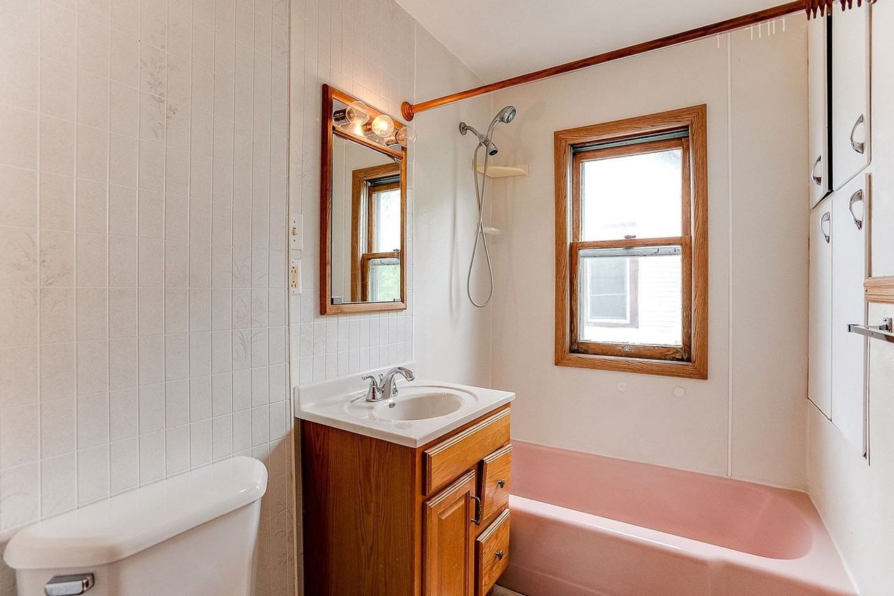 1303 Englewood Ave - Photo 7 of 11