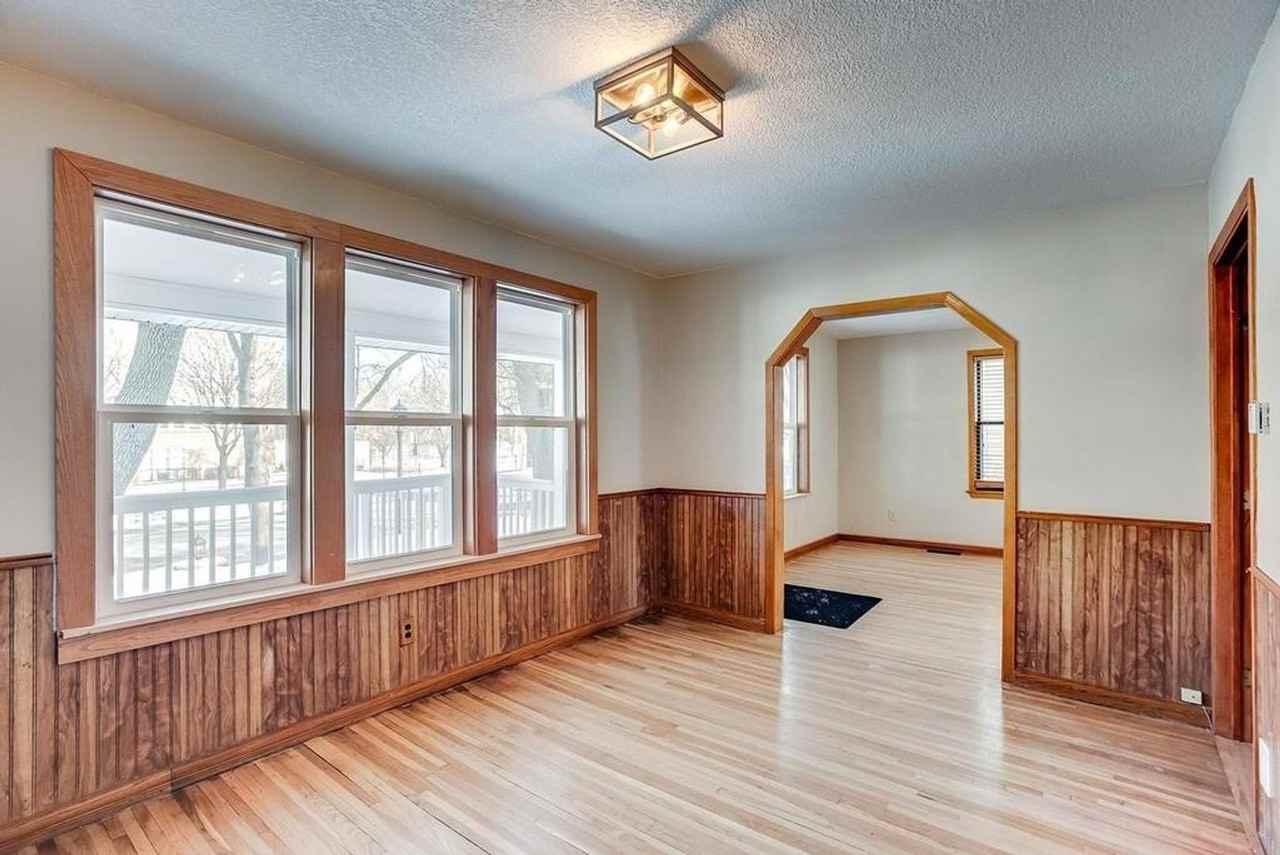 2012 Saint Clair Ave - Photo 6 of 33
