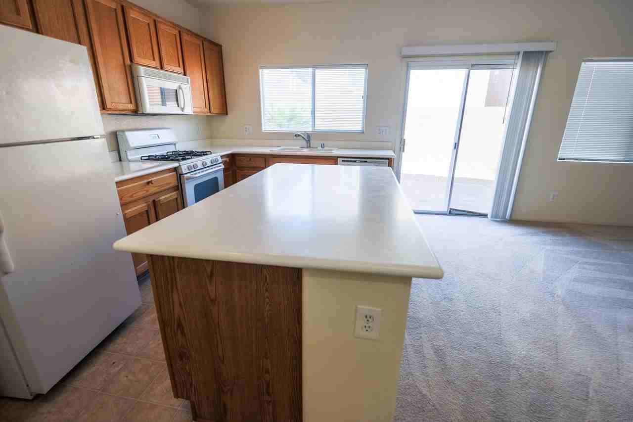 9440 Crimson Sky St - Photo 5 of 26