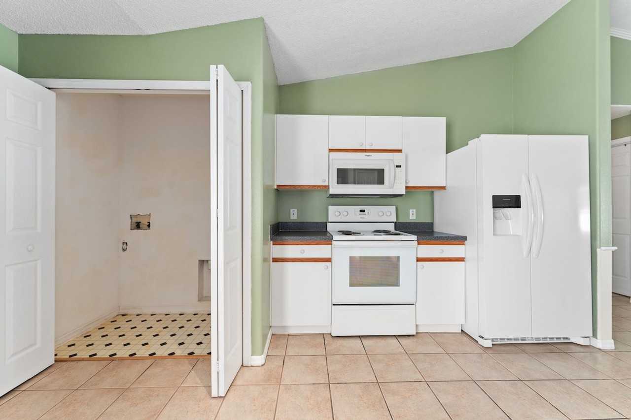 64 Dorset Dr - Photo 7 of 30