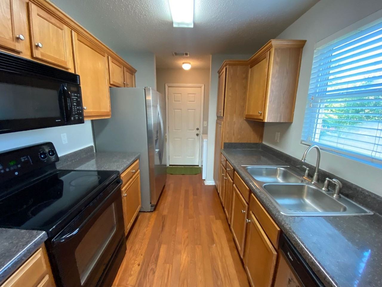 450 Bridgewater Way - Photo 3 of 12