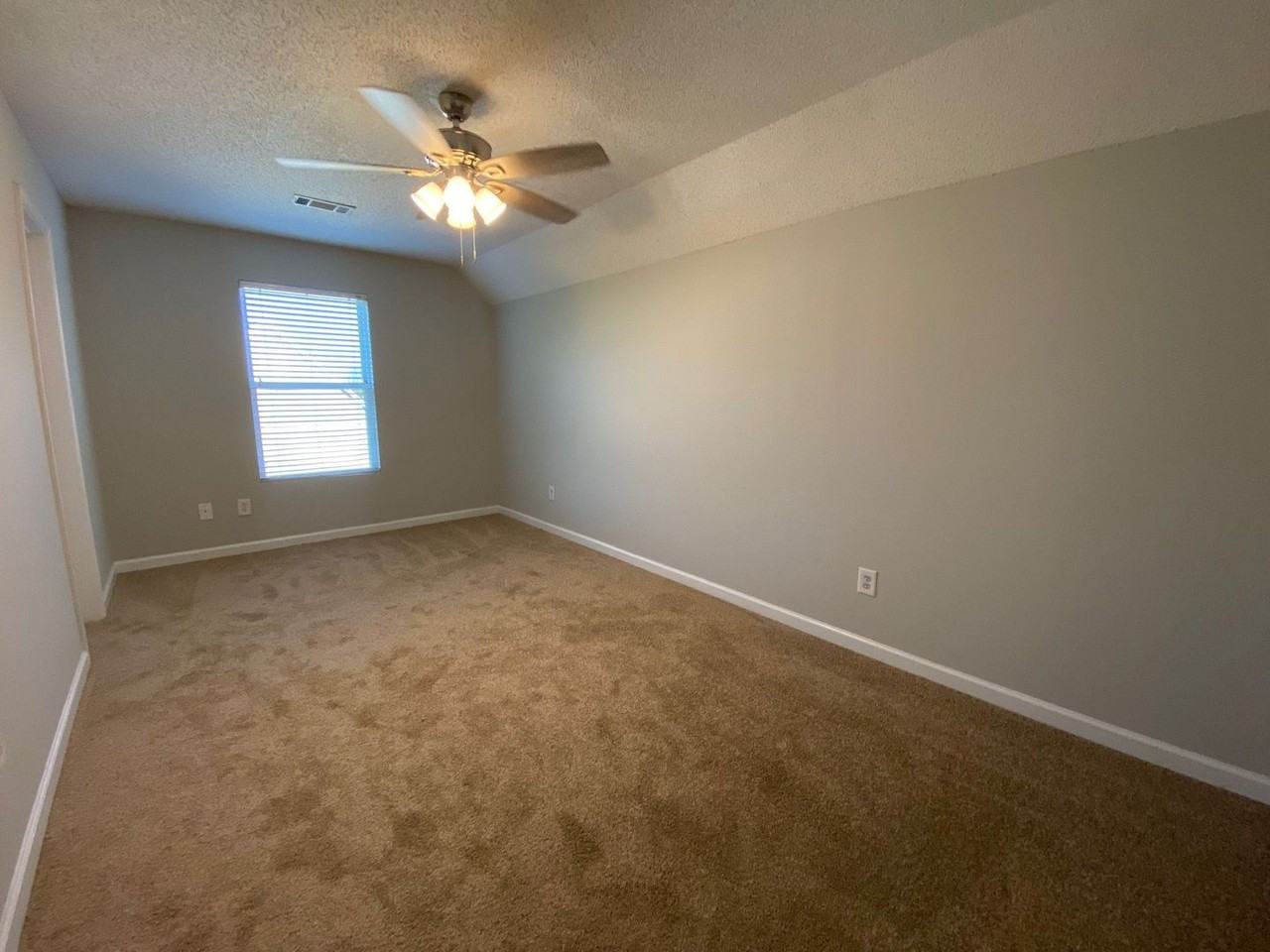 450 Bridgewater Way - Photo 4 of 12